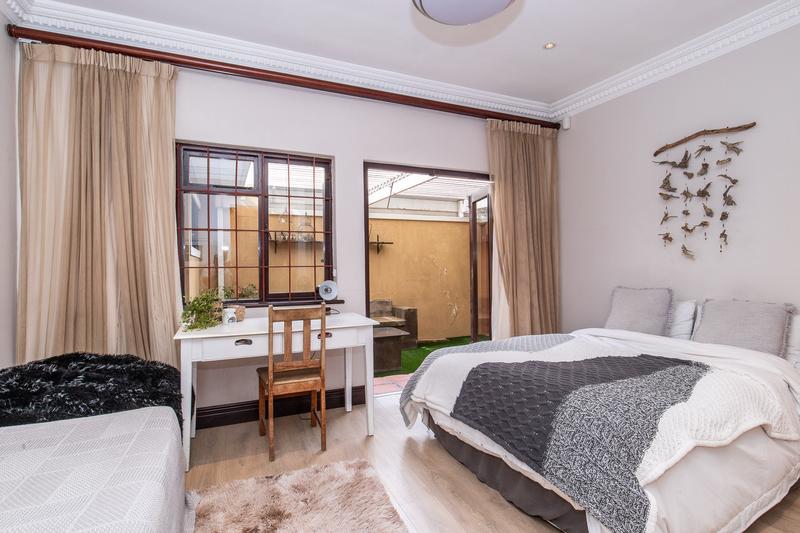 6 Bedroom Property for Sale in Plumstead Western Cape